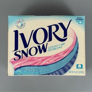 Vintage Ivory Snow Gentle Care Ultra 2 Powder Detergent 32 Oz 18 Load NOS Sealed